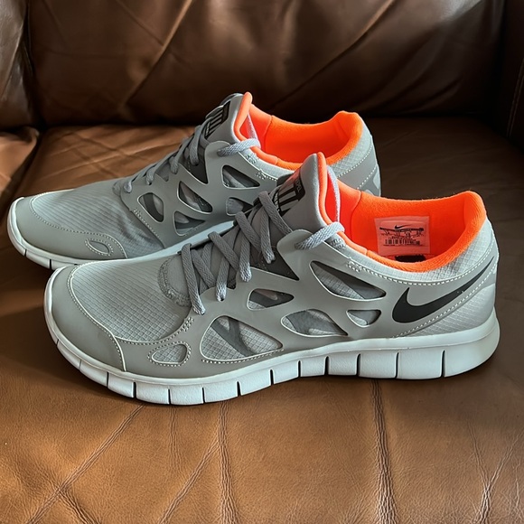 Men’s Nike Free Run+ Shield Gray/Orange Size 12 Dead Stock - Picture 4 of 13